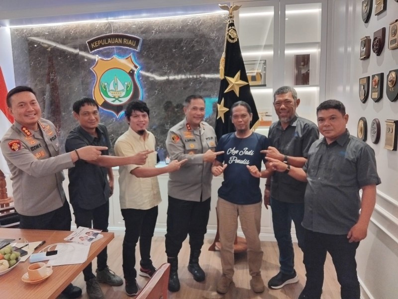 Kapolda Kepri Apresiasi JMSI Kepri Terbitkan Buku Literasi Bahaya TPPO kepada Pelajar