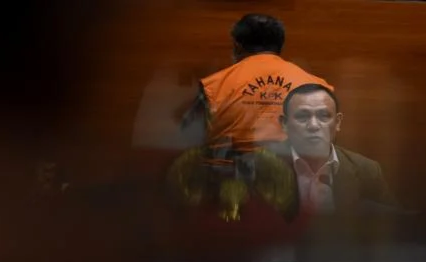 Satu Rumah Warga Natuna Rusak tertimpa Pohon karena Angin Kencang