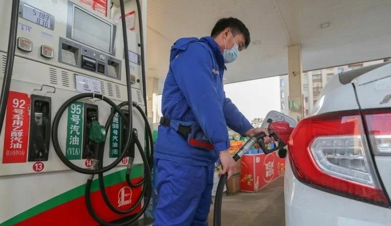 China Umumkan Akan Naikkan Harga Eceran Bensin dan Solar