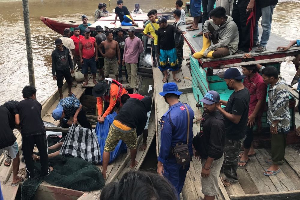 Tim SAR Gabungan, Temukan Dua Nelayan Tenggelam di Perairan Alur Bagan Riau