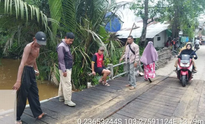 Jembatan Darurat Sungai Piring Rampung, Kadis PUTR Ingatkan Tak Bawa Beban Berat