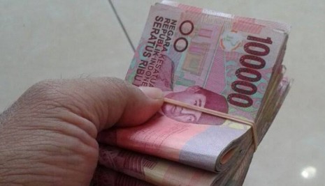 Peras Petani, 3 Wartawan Diarak Massa ke Balai Desa