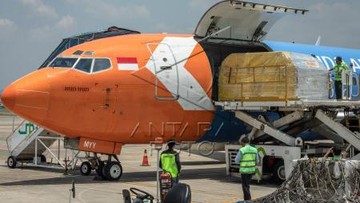 Mayoritas Isi Kargo di Bandara AP II Pakaian dari E-Commerce