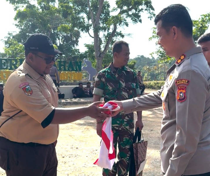 Bukan Sekadar Kain: Aksi Kapolres dan Pesan Empati di Tengah Jambore Karhutla
