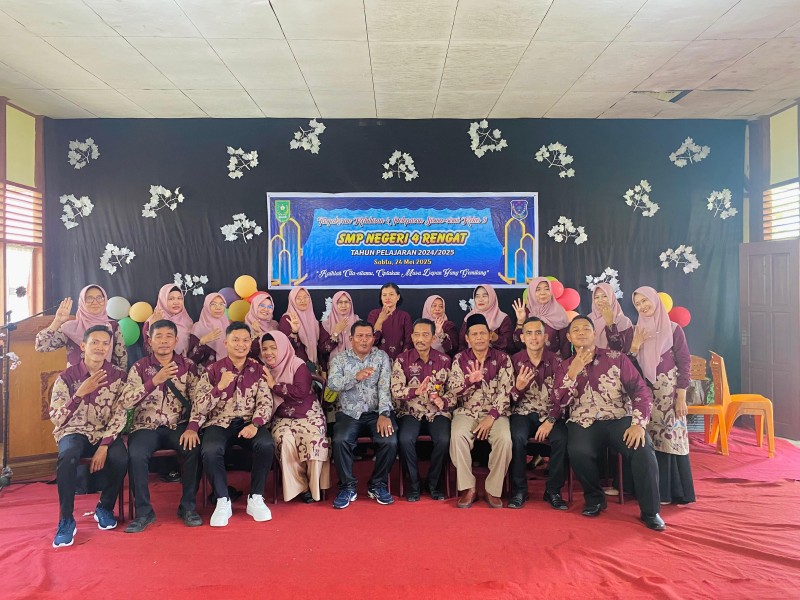 Kepala Sekolah SMPN 4 Rengat, Kelulusan Bukan Akhir, Tapi Awal Perjalanan Baru
