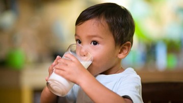 Jumlah Tepat Kebutuhan Cairan Anak, Hindari Gagal Ginjal