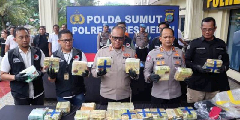 Dihiasi Aksi Kejar-kejaran, Polisi Tangkap Pengedar Narkoba 22 Kg