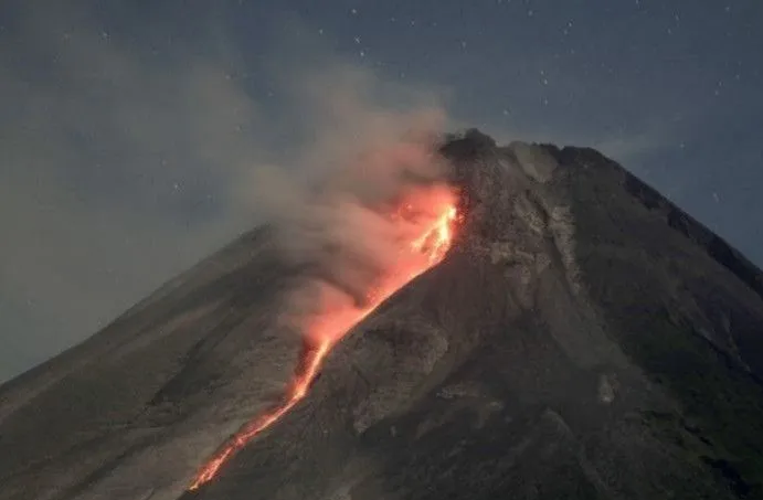 BPPTKG: Gunung Merapi 11 kali luncurkan guguran lava pijar