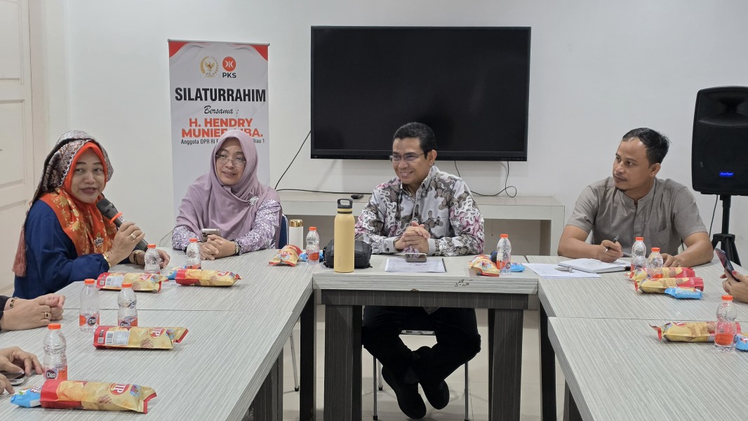 Hendry Munief Terima Silaturahmi Himpunan Siompu Kampar, Bahas Pengukuhan Pengurus dan Potensi Kuliner Daerah