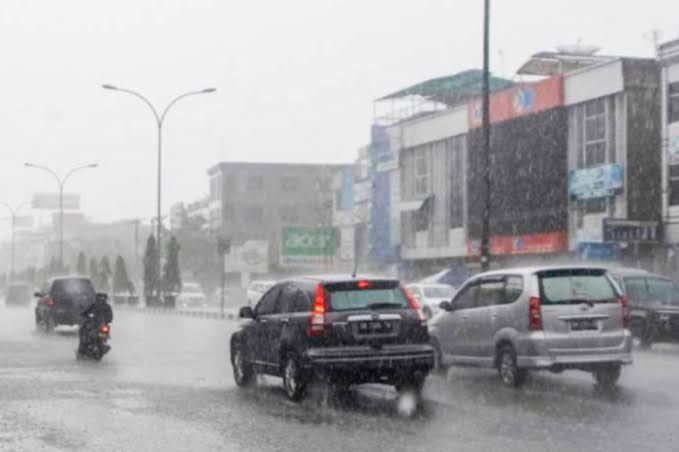 Begini Penjelasan BMKG Pekanbaru Soal Angin Kencang Landa Kota Pekanbaru
