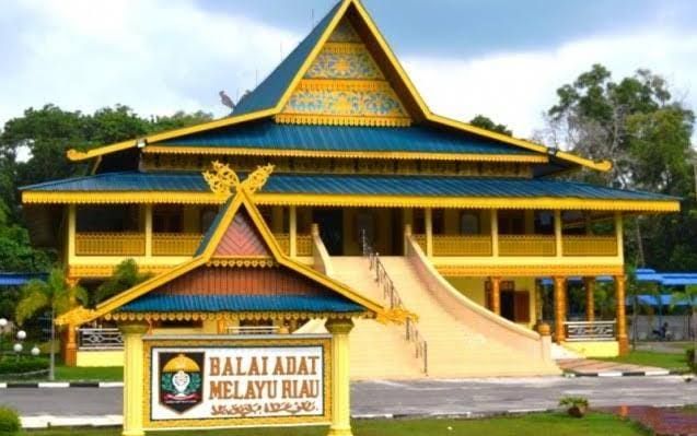 Gedung Balai LAM Digembok Salah Satu Kubu, Rapat Terpaksa Digelar di Pekarangan