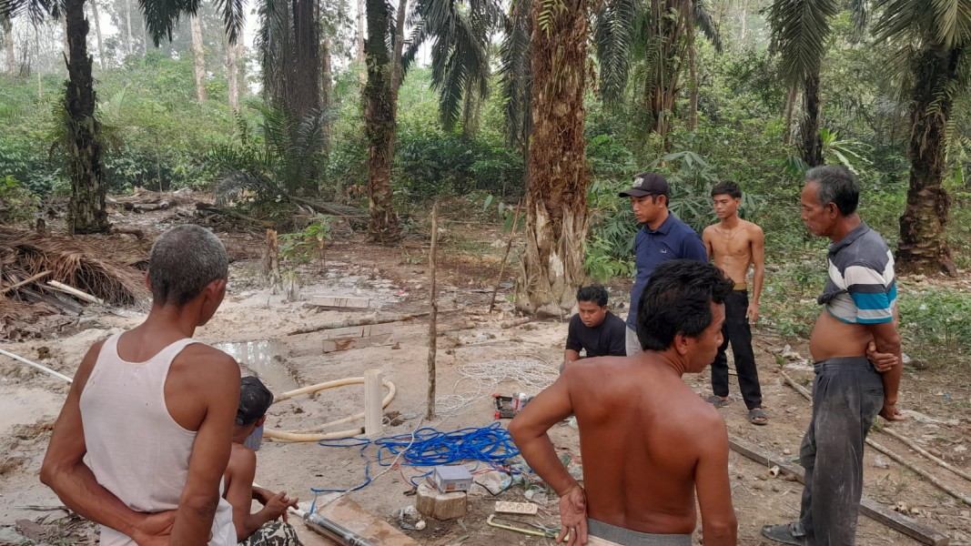 PT Inecda Bantu Pembangunan Sumur Bor untuk Atasi Kesulitan Air Bersih Warga Desa Talang Sungai Parit