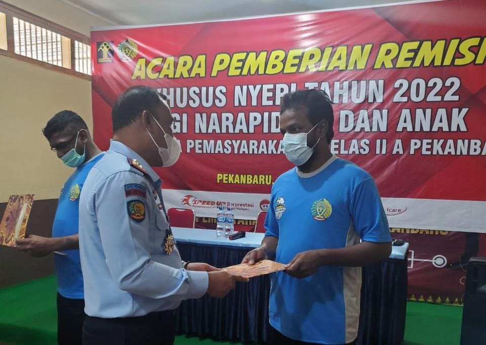 Kemenkunham Riau Beri 4 Napi Remisi Hari Raya Nyepi 2022