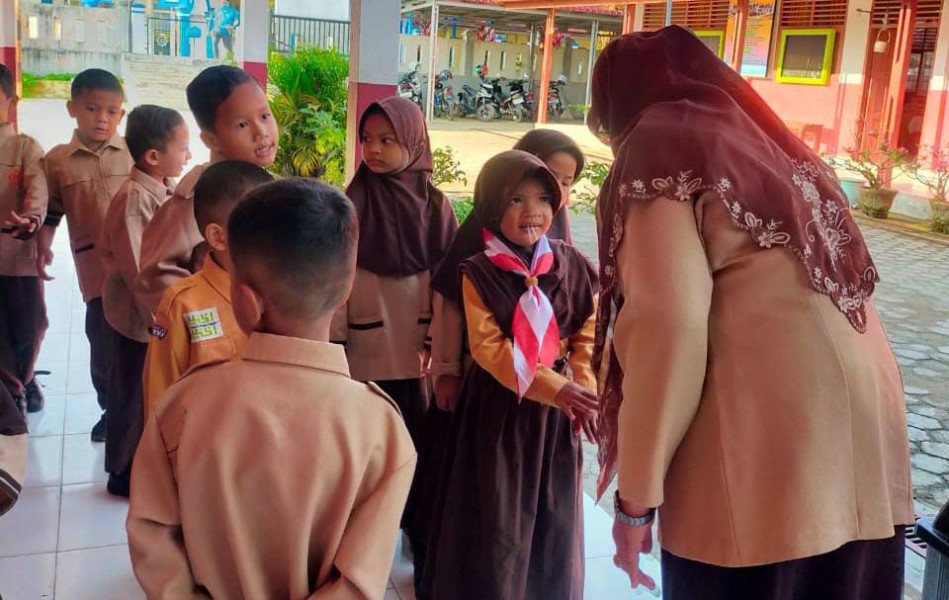Sekolah Sehat dan Berkarakter: SDN 021 Pasir Kemilu Tumbuhkan Kebiasaan Positif pada Siswa
