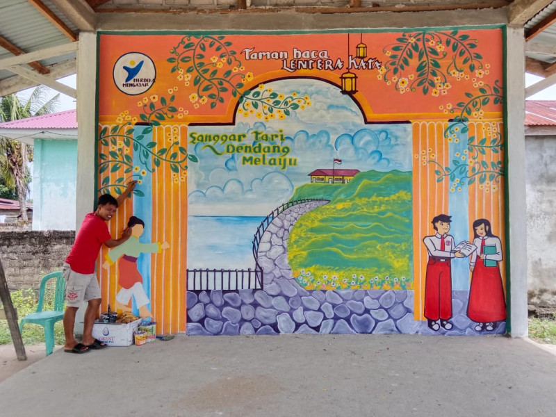 Labib, Pelukis Mural yang Mulai Kebanjiran Permintaan Mempercantik Dinding Sekolah di Inhu