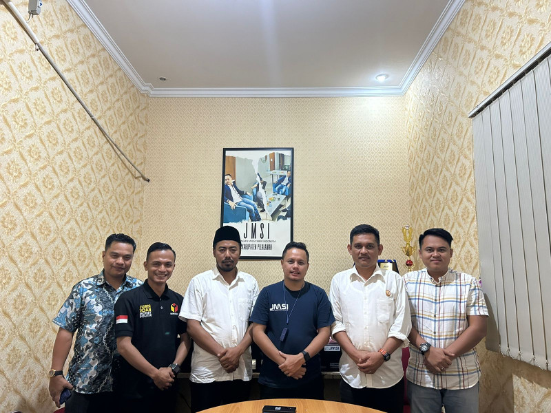 Silaturahmi, Ngopi Santai Bawaslu Pelalawan Bersama Dikantor JMSI
