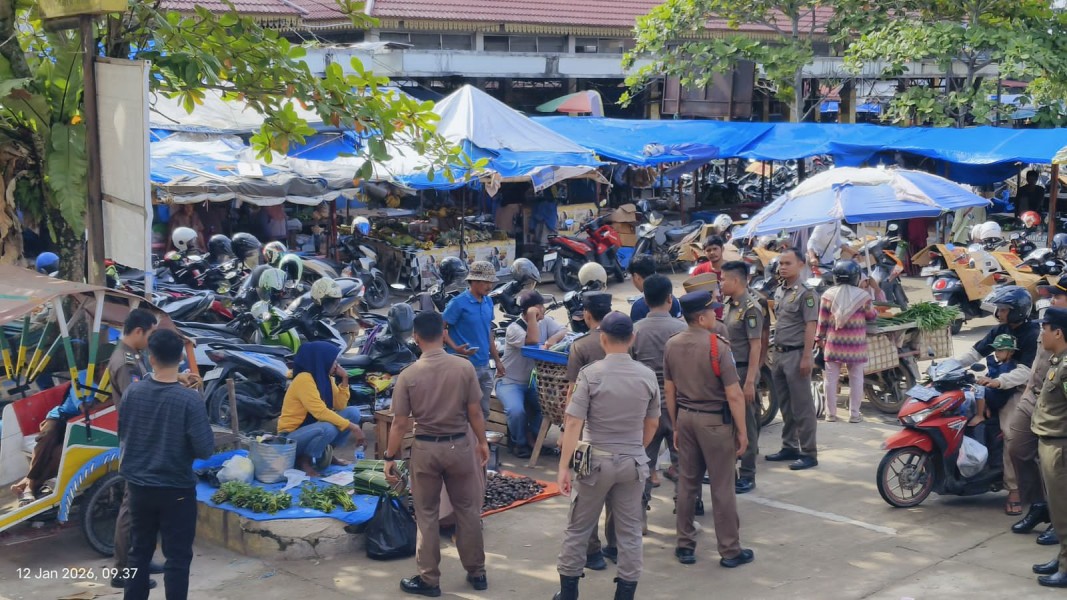 Pasar Rakyat Rengat Mulai Tertib, Satpol PP Lakukan Pengawasan Rutin